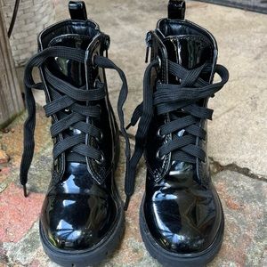 ❤️ DKNY combat Boots ❤️